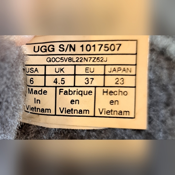 EUC UGG Daney Grey Suede & Shearling Casual Outdoor Winter Boot Shoe SZ 6 - Picture 9 of 10